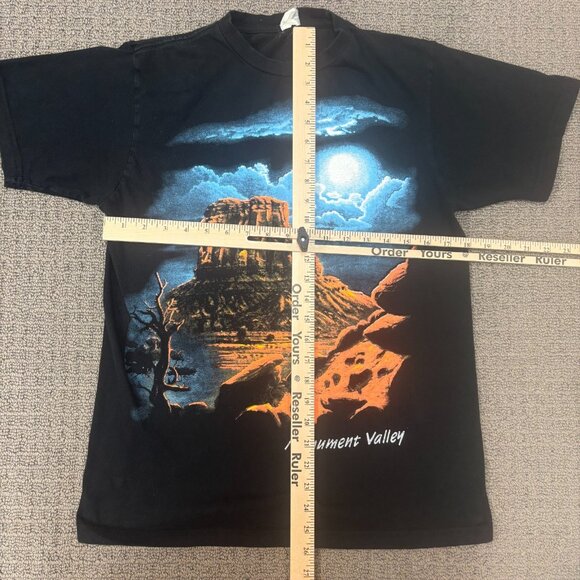 Vintage Mountain Shirt Medium Crewneck Graphic Print Monument Valley Distressed - Picture 3 of 11